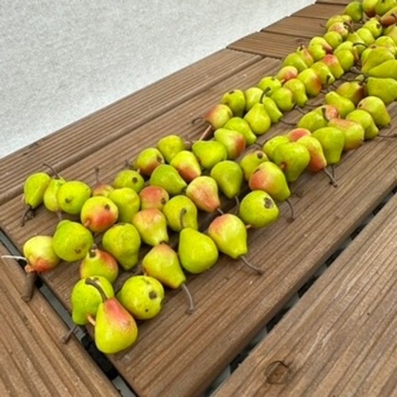 Vtg Artificial Pear Garland 70 Mini Faux Pear Fruit String Decoration Necklace - Picture 3 of 6